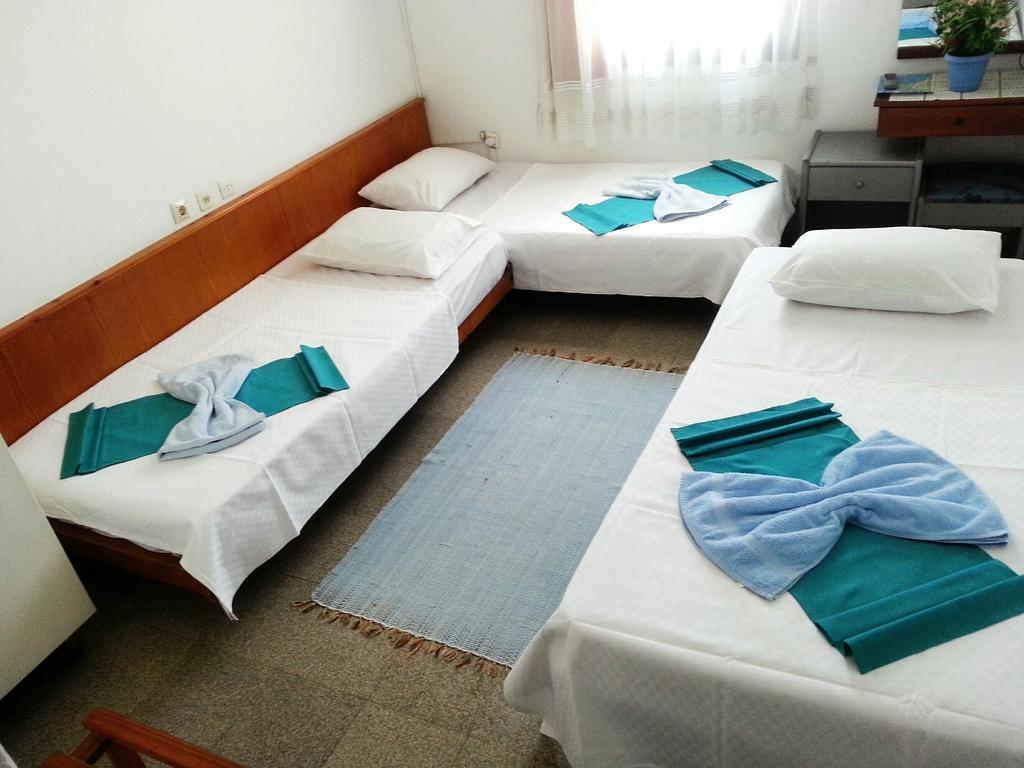 Parmis Rooms Cesme Quarto foto