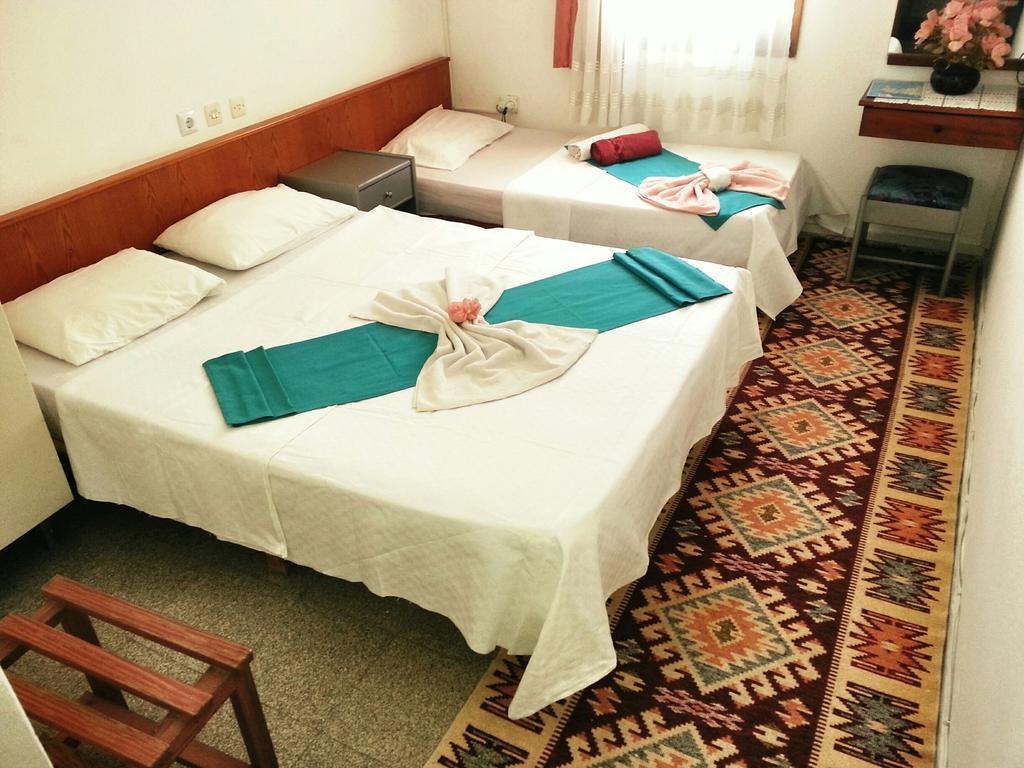 Parmis Rooms Cesme Quarto foto